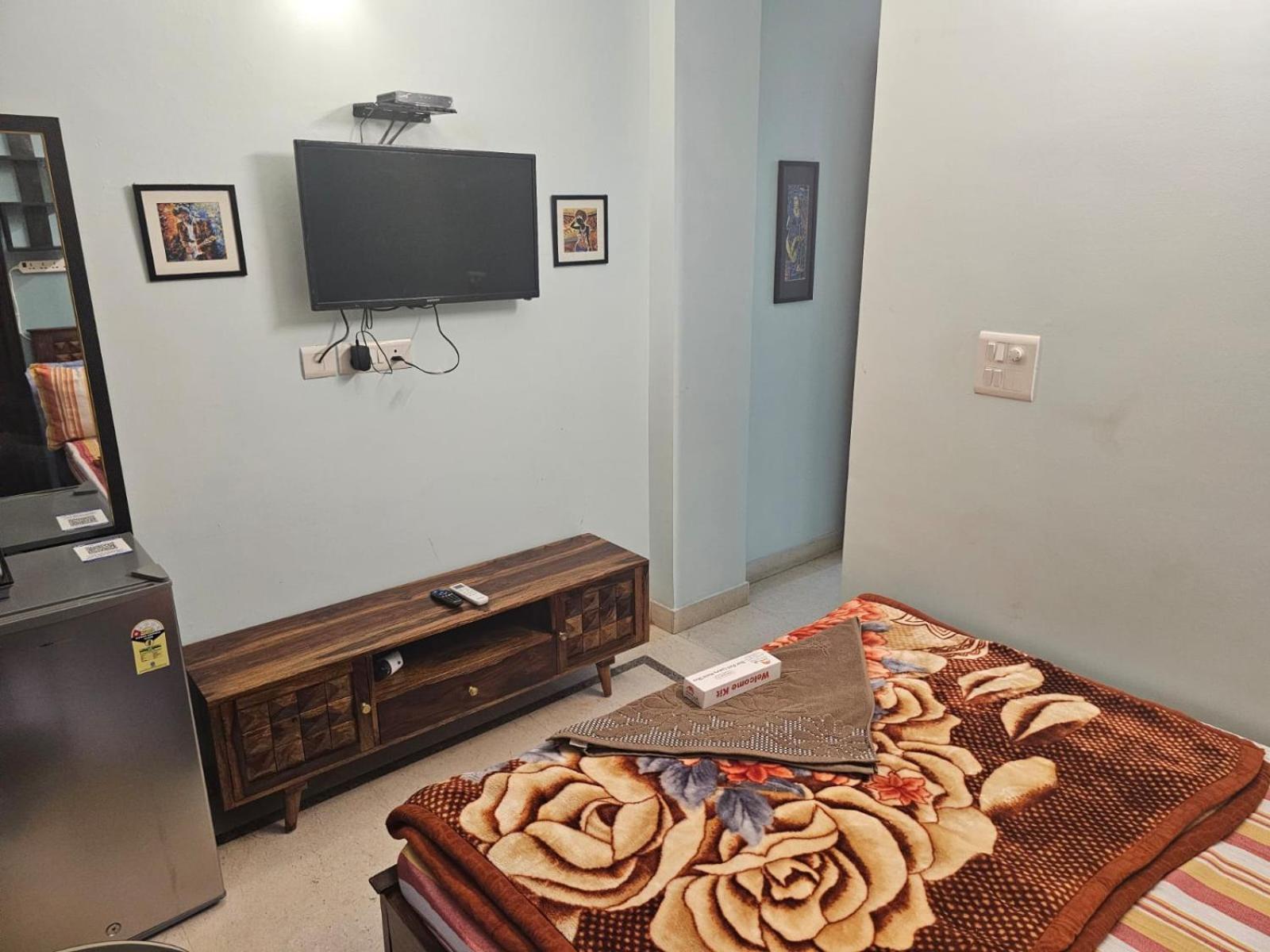 Sky Bloom Luxury Homestay Neu-Delhi Exterior foto