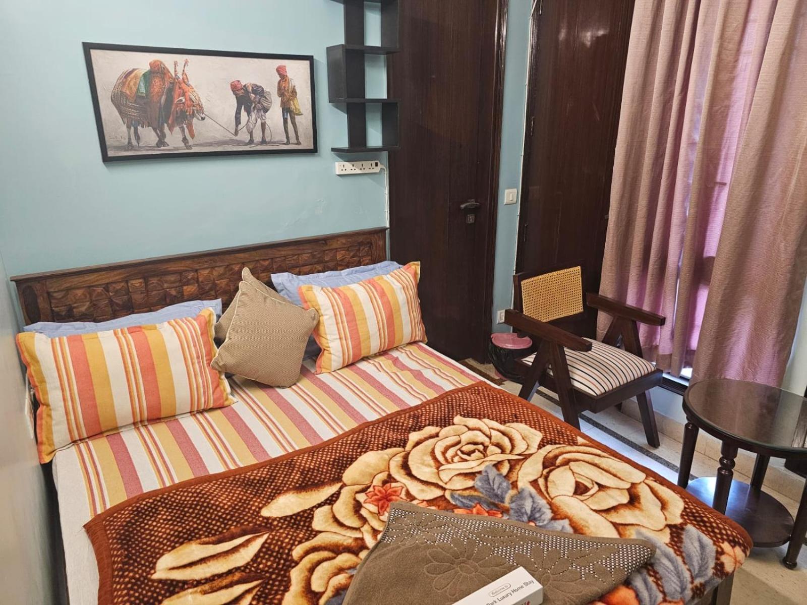 Sky Bloom Luxury Homestay Neu-Delhi Exterior foto
