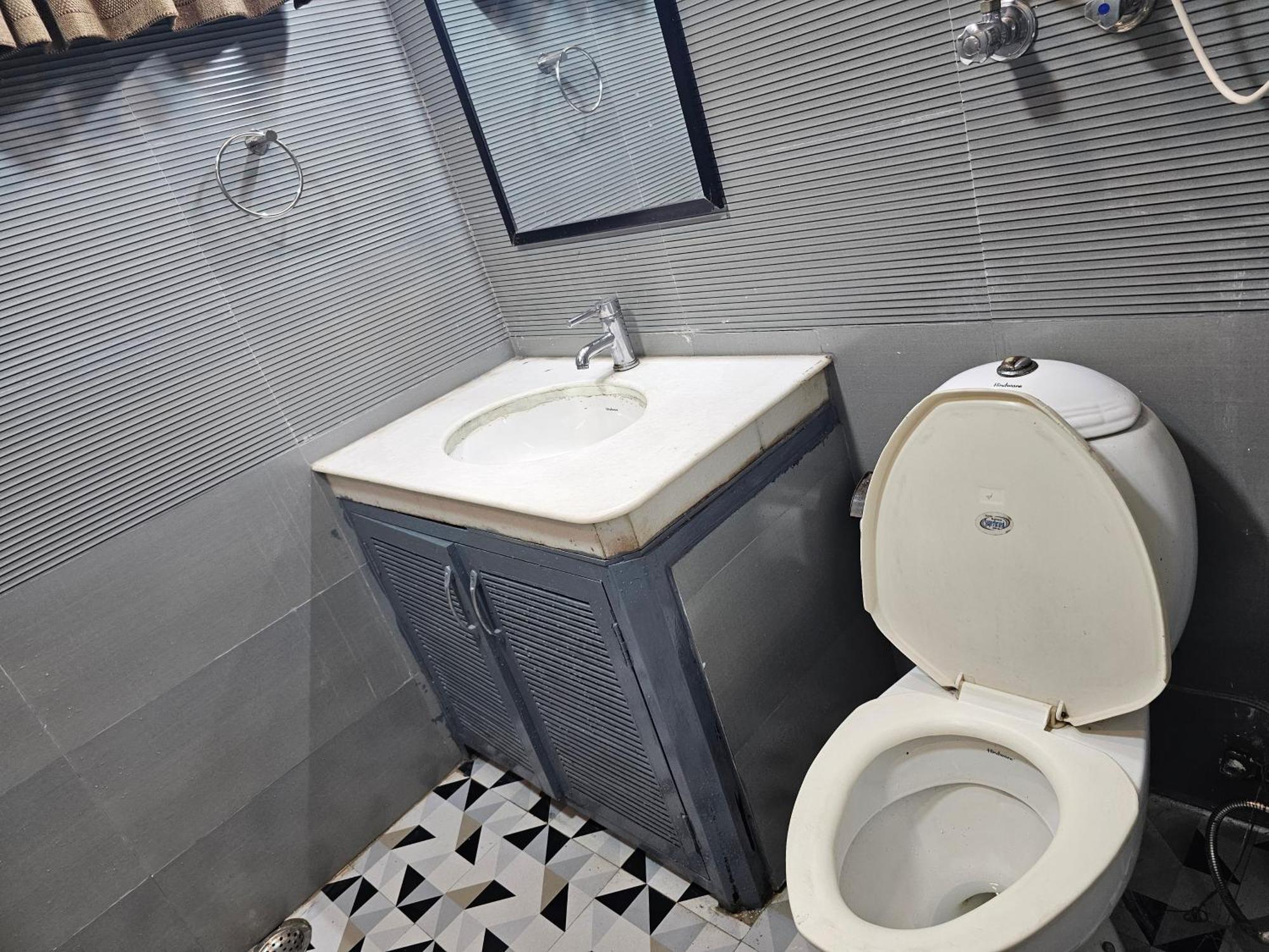 Sky Bloom Luxury Homestay Neu-Delhi Exterior foto